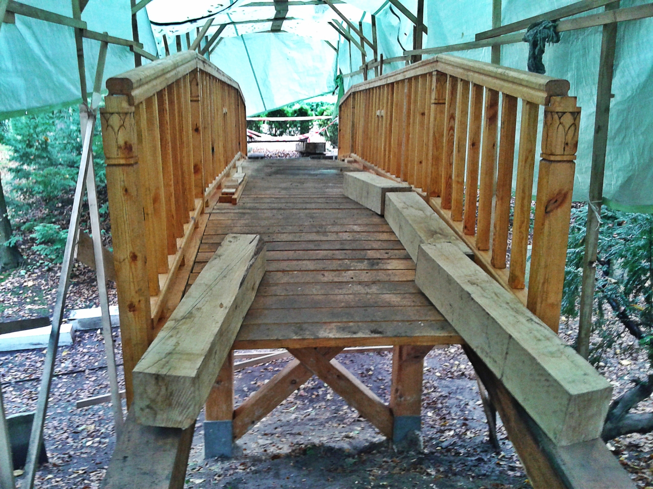 Magiczny mostek na Cmentarzu Centralnym