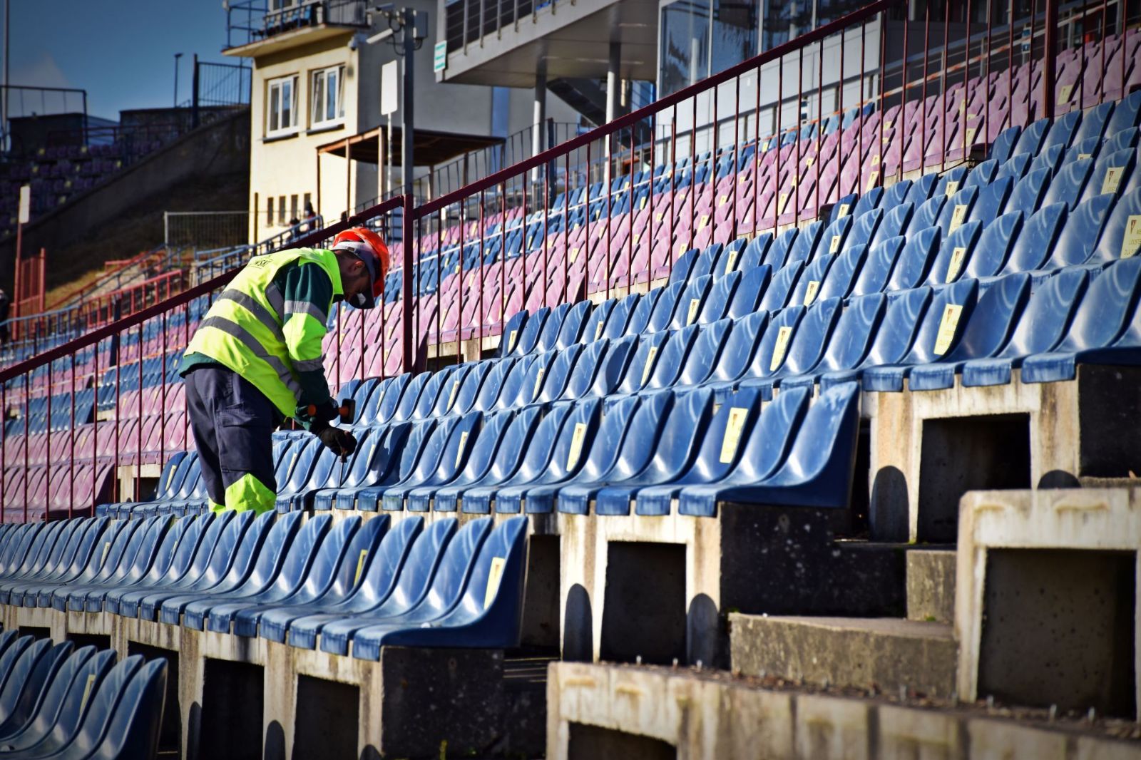 Krzesełka-Trybuna Północna (2).JPG