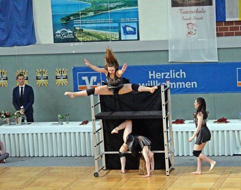 Sukcesy pałacowych tancerek