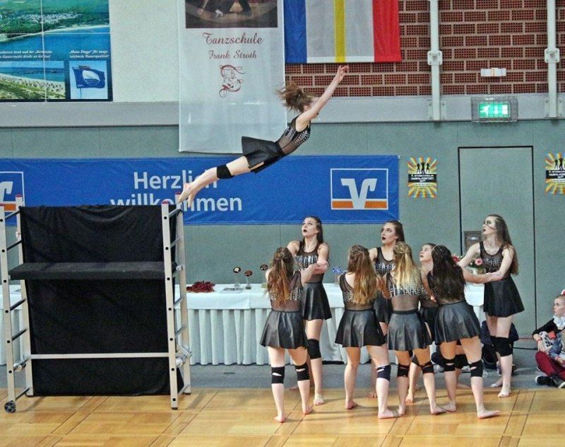 Sukcesy pałacowych tancerek