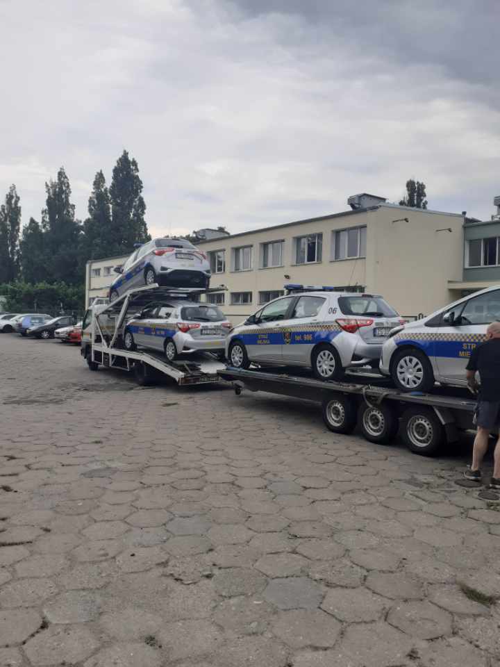 nowe radiowozy 2.jpeg