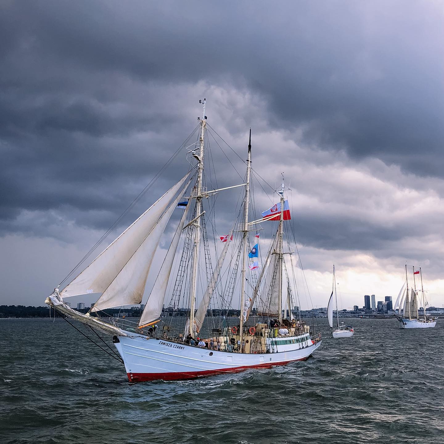 tallinn parada.jpg