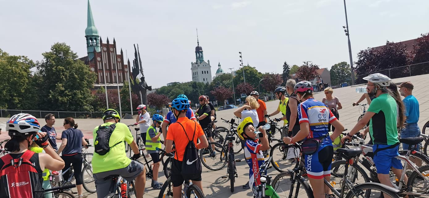 rajd rowerowy z Michałem Rembasem (7).jpg