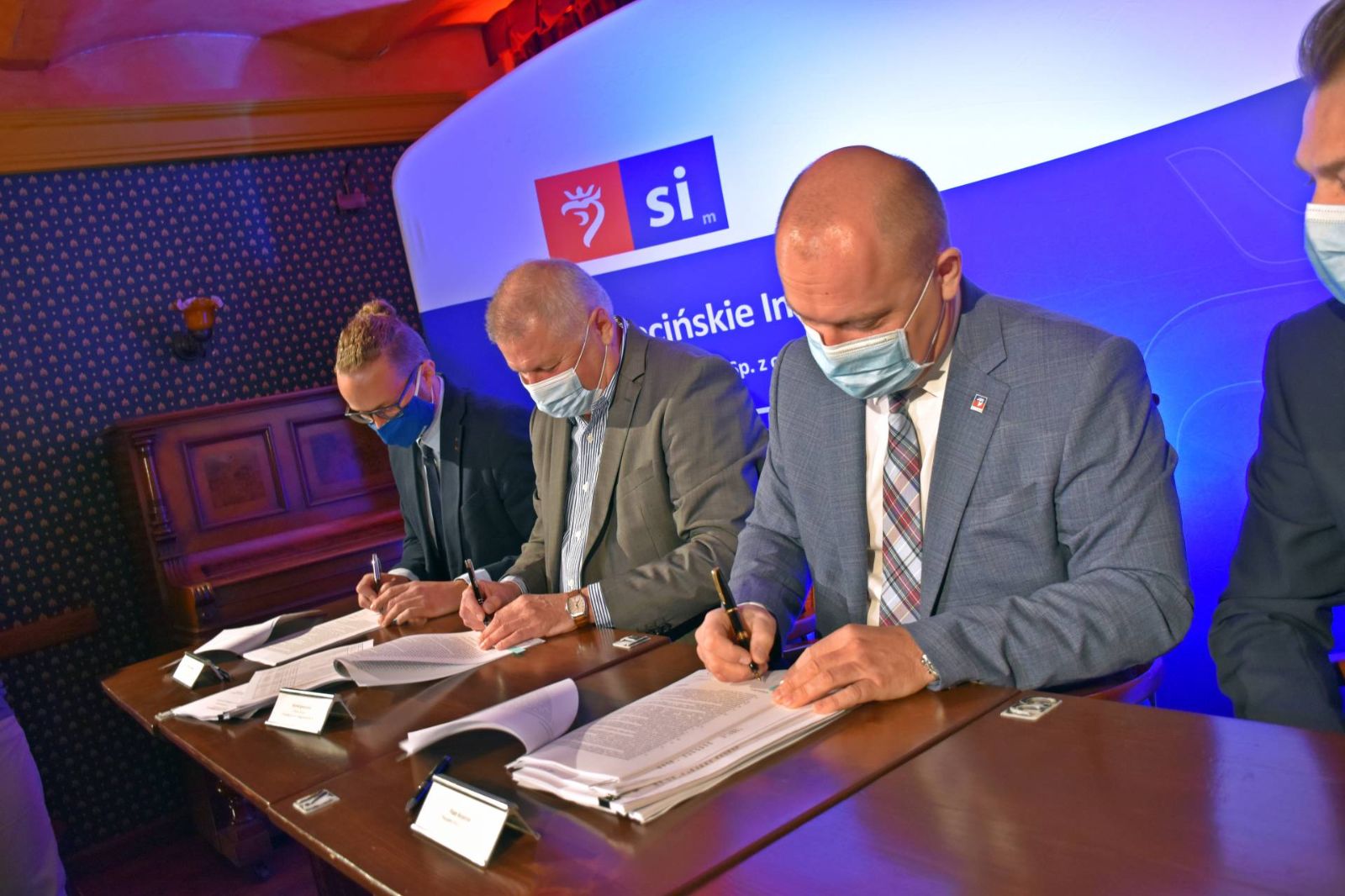 Aleja Wojska Polskiego - podpisanie umowy (3).JPG