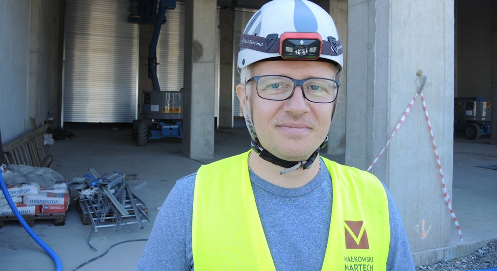 Mega-agregat i bramy gorąca