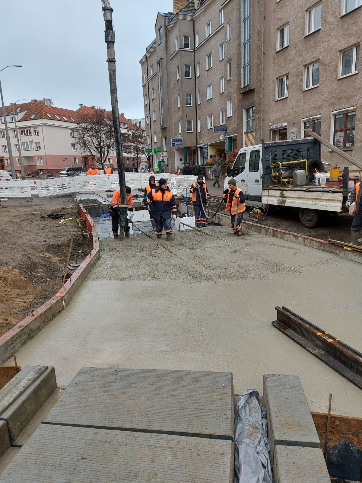 betonowanie plyty.jpg