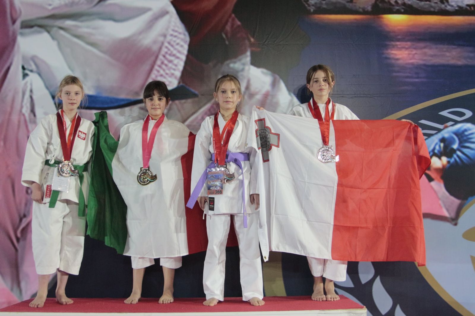 Natalia Rudnicka na podium Malta Open 2022.jpg