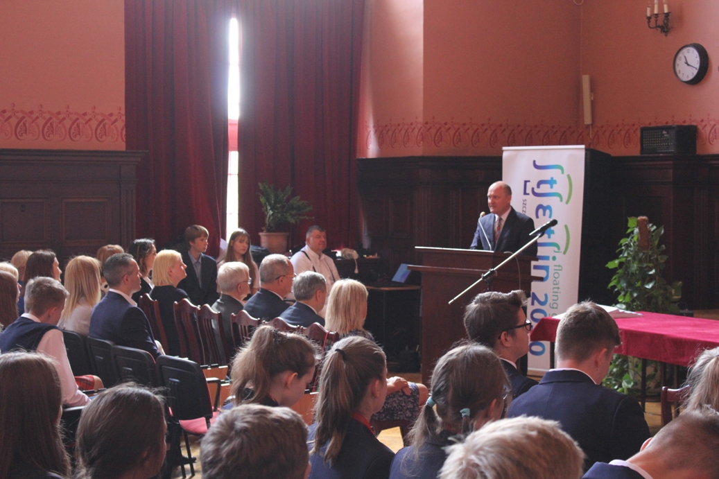 Najzdolniejsi uczniowie nagrodzeni