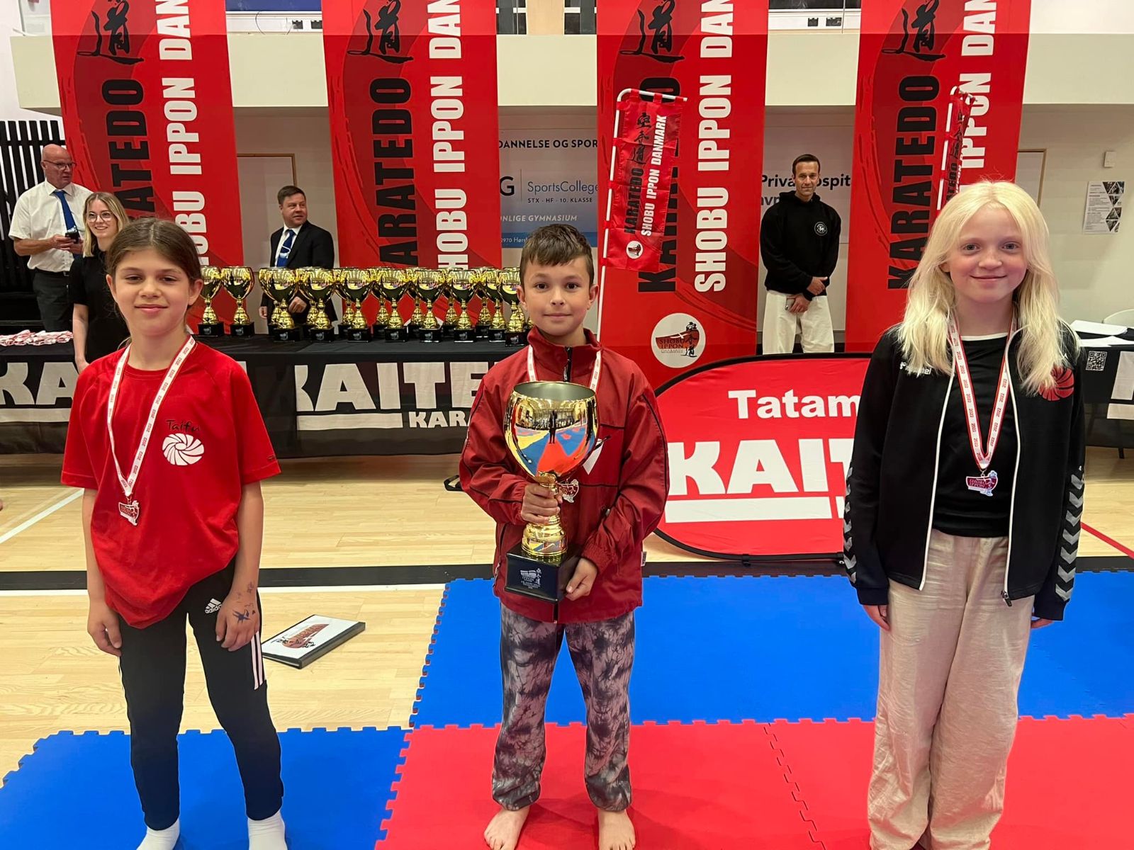 Brunon Giers zwycięzcą kata dzieci 8-11 lat na Shobu Ippon Tournament 2022 w Horsholm (Dania).jpg