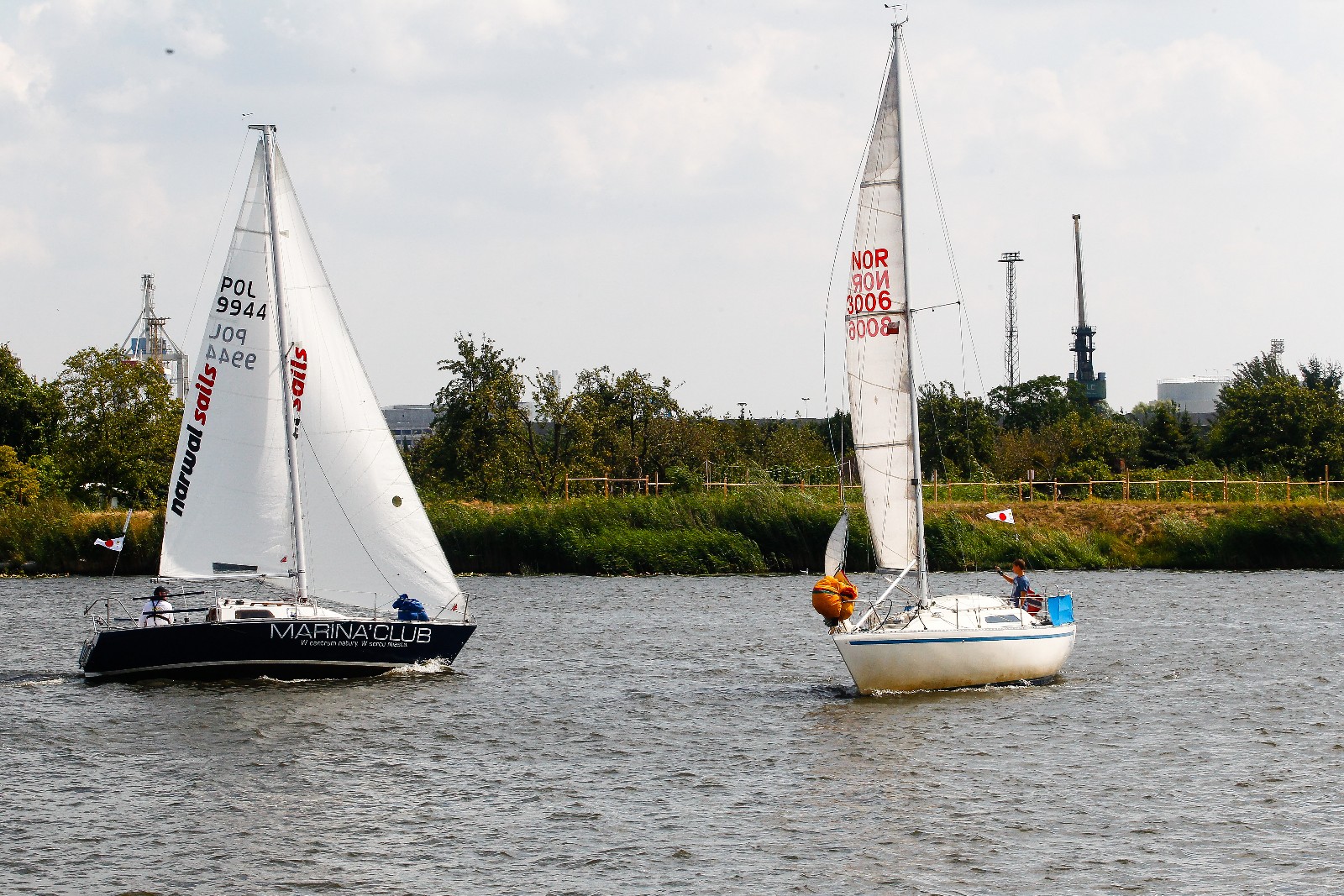 Rywalizacja strażaków i regaty samotników