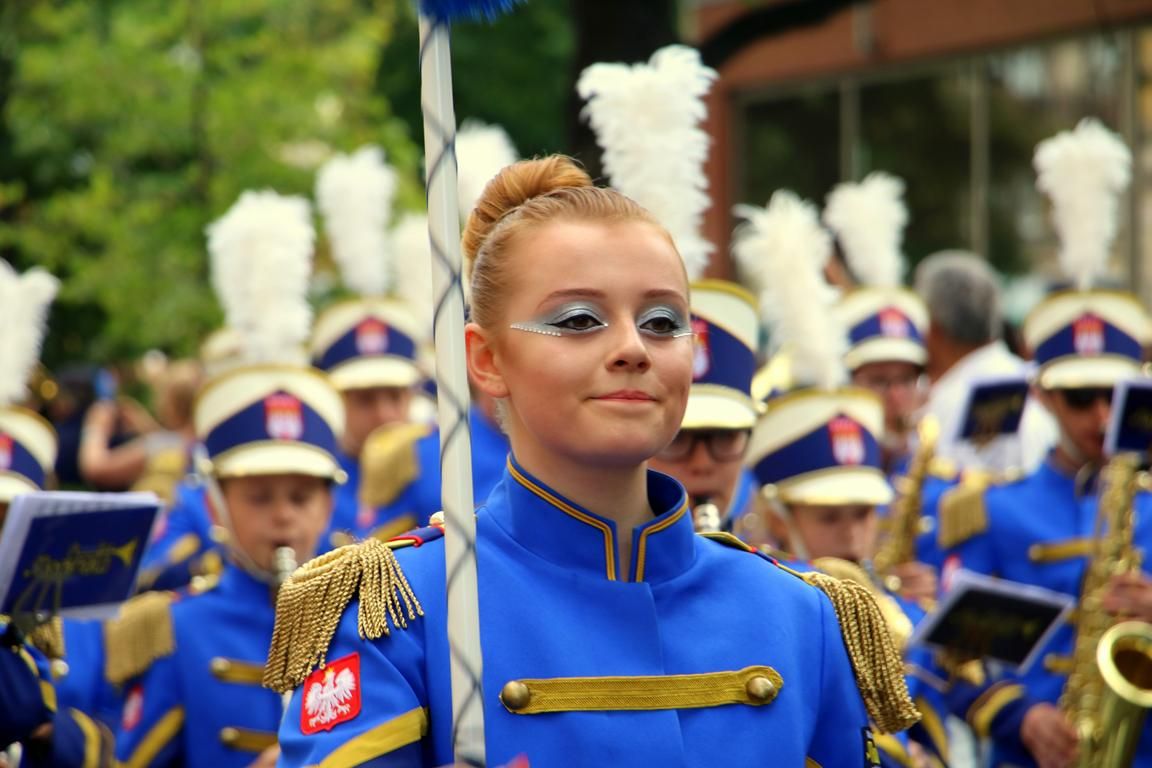 Barwna parada zwieńczona rozdaniem nagród [film]