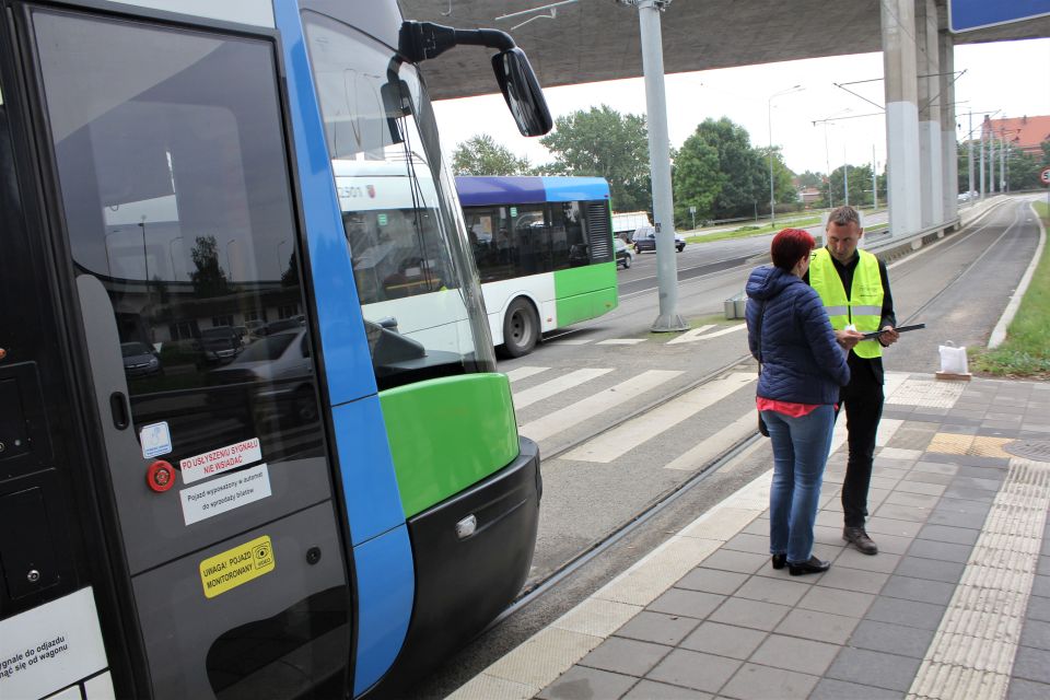 Spójrz raz w lewo potem w prawo i na jezdnię wkraczaj żwawo!