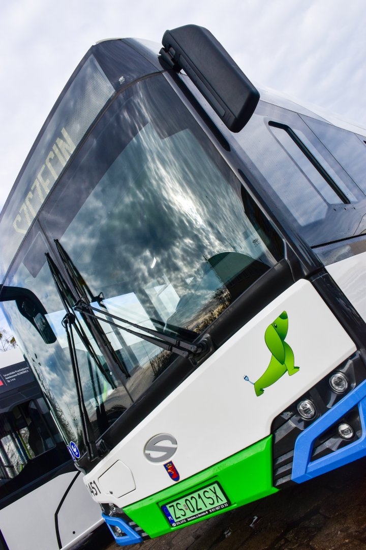 Dwa elektryczne autobusy przegubowe Solaris Urbino 18 Electric są już w Szczecinie