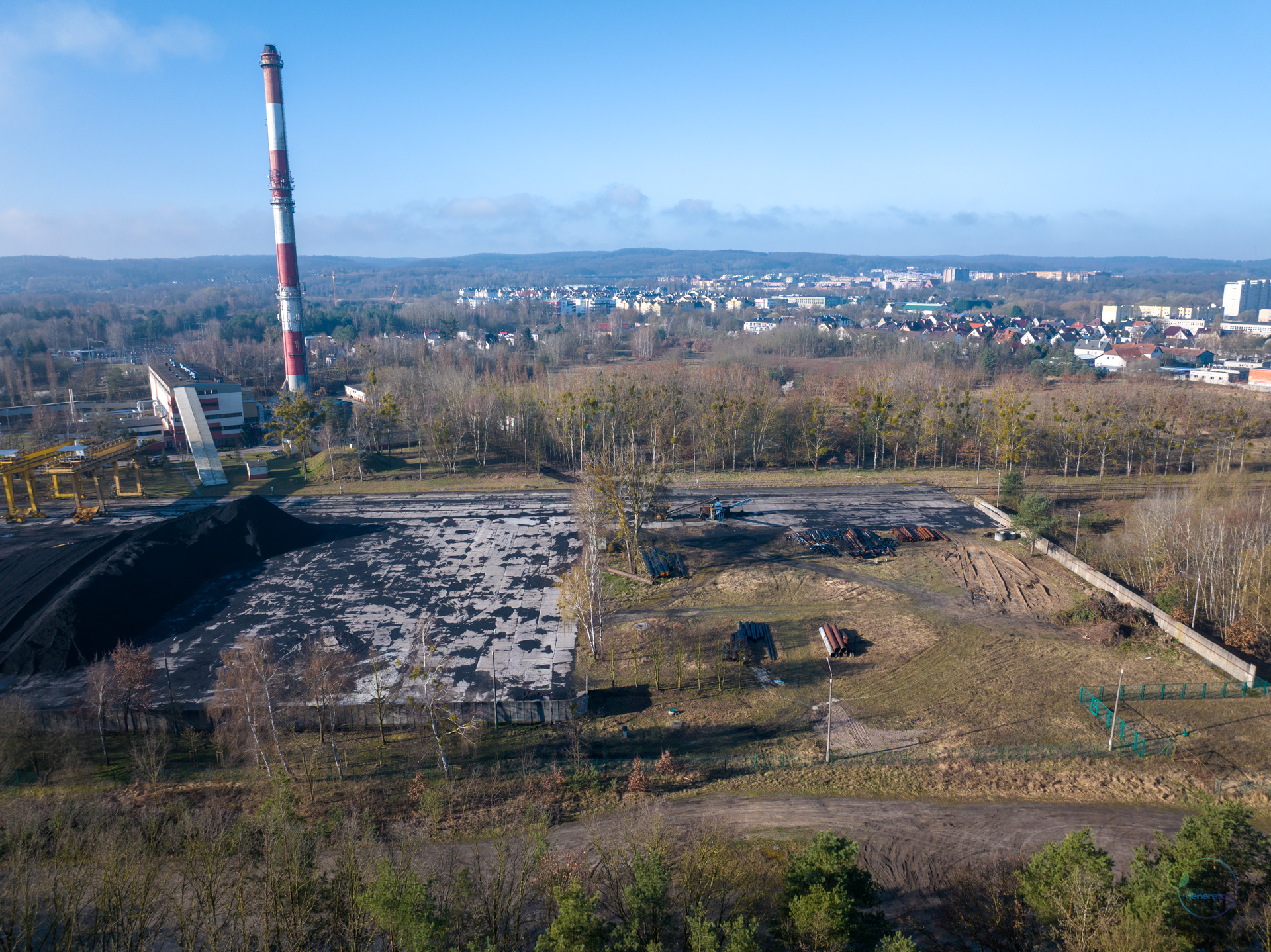 Projektowany otwór jest zlokalizowany na działce nr ewidencyjny 6/2, obręb 4084, przy ul. Dąbskiej w Szczecinie.