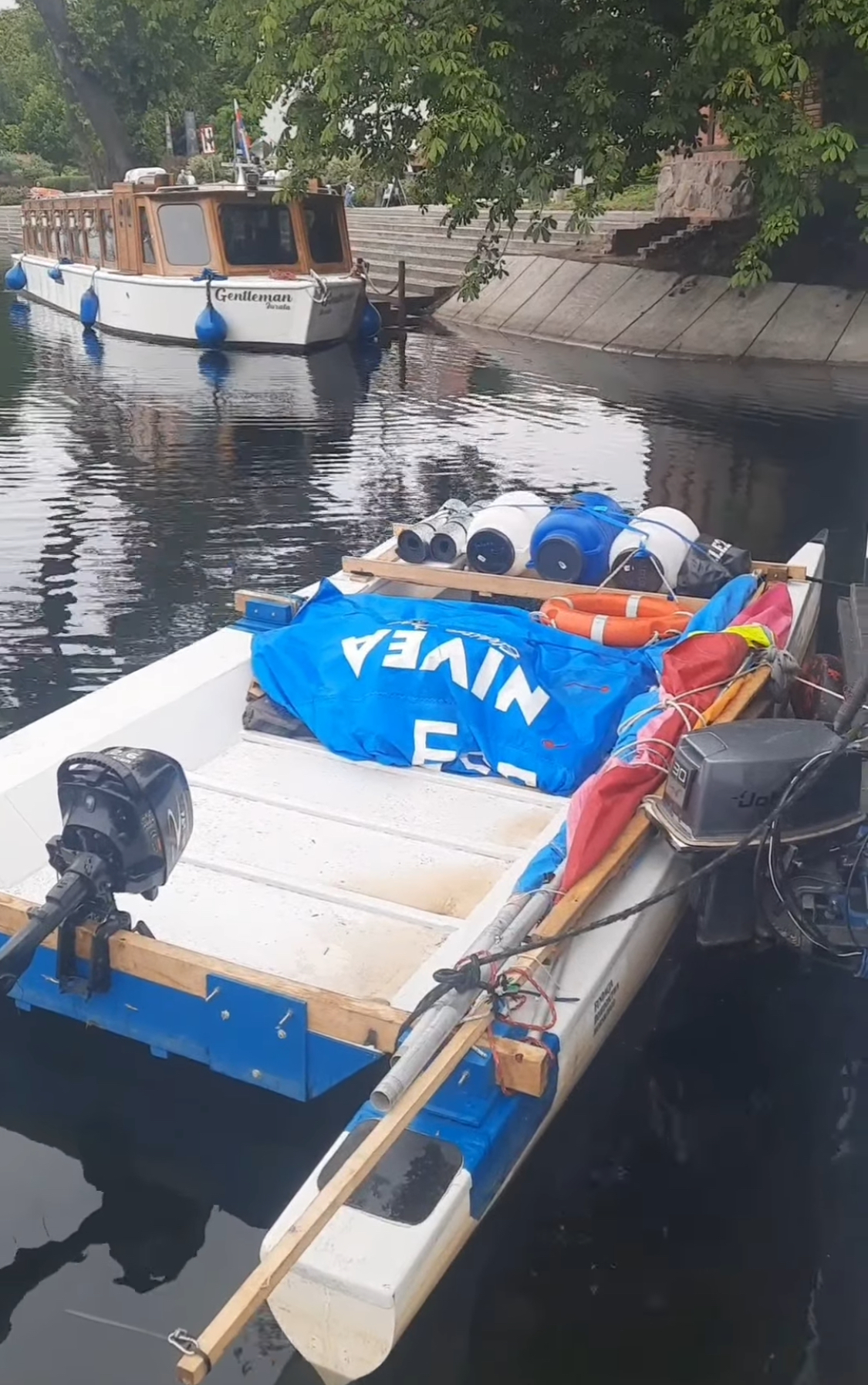 „Z rupieci na Szczecin” to nazwa projektu młodych konstruktorów, którzy płyną do nas na Żagle na pokładzie własnoręcznie zbudowanego katamaranu.