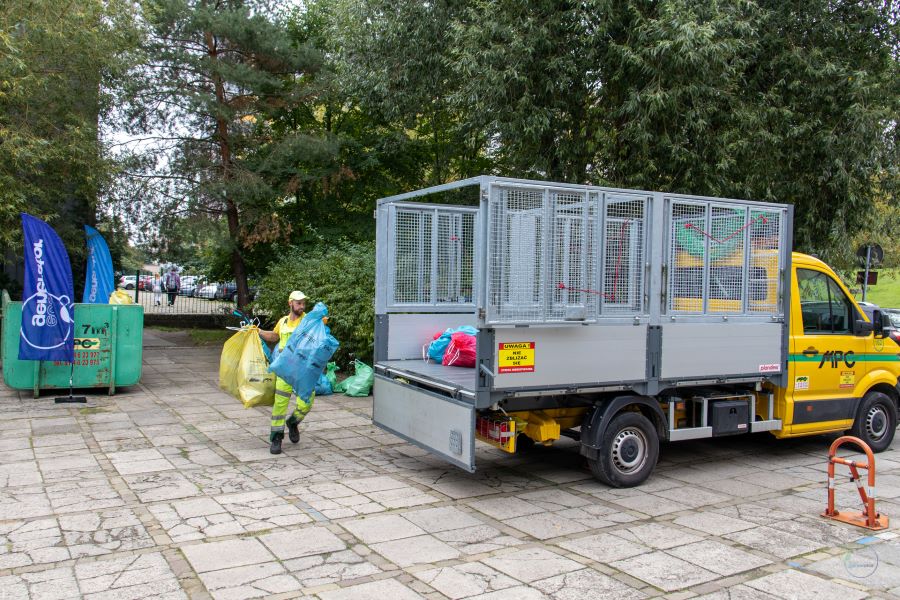 Sprzątanie Świata z EcoGeneratorem