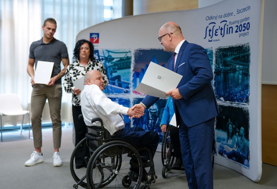 Prezydent Szczecina uhonorował sportowców za sukcesy w 2024 roku Prezydent Szczecina uhonorował sportowców za sukcesy w 2024 roku