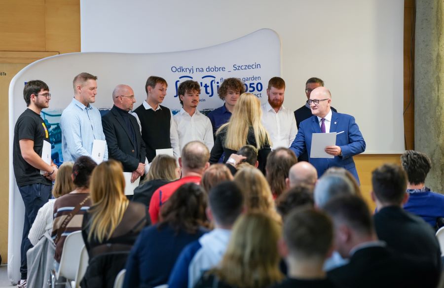 Prezydent Szczecina uhonorował sportowców za sukcesy w 2024 roku Prezydent Szczecina uhonorował sportowców za sukcesy w 2024 roku