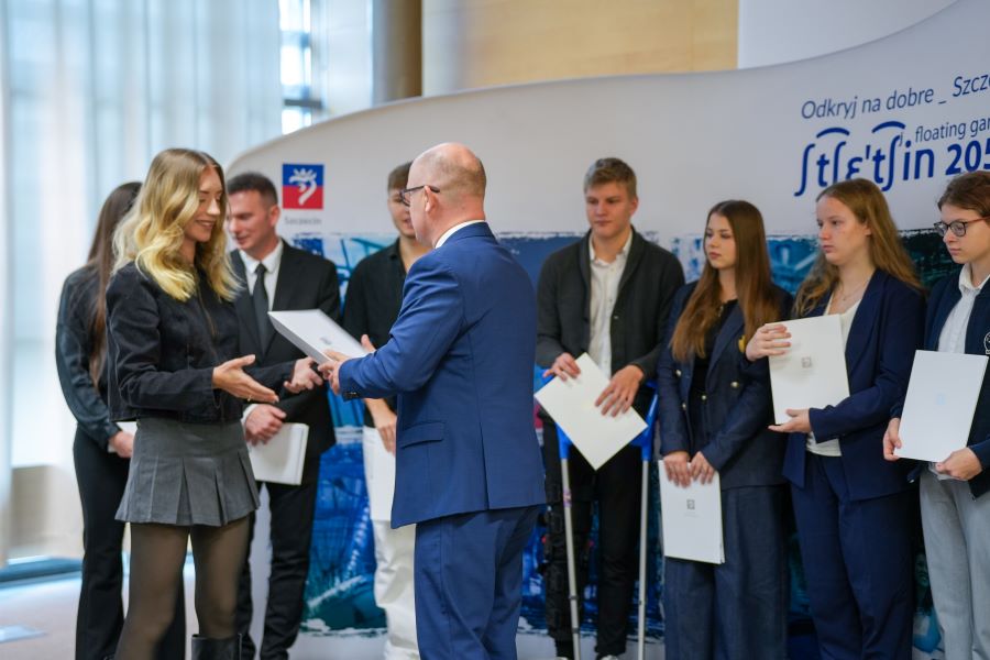Prezydent Szczecina uhonorował sportowców za sukcesy w 2024 roku Prezydent Szczecina uhonorował sportowców za sukcesy w 2024 roku