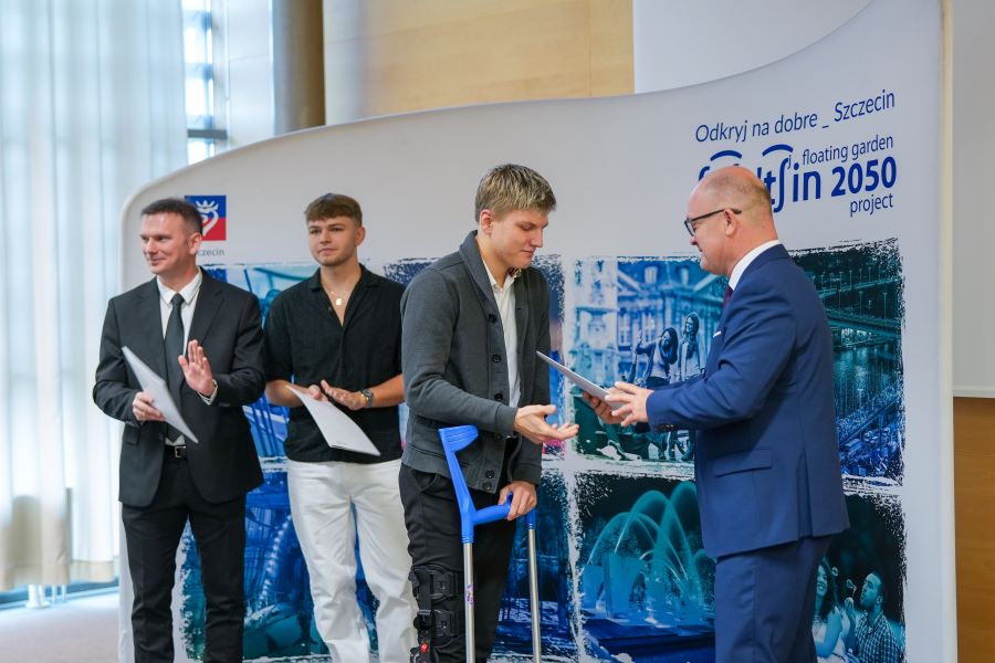 Prezydent Szczecina uhonorował sportowców za sukcesy w 2024 roku Prezydent Szczecina uhonorował sportowców za sukcesy w 2024 roku