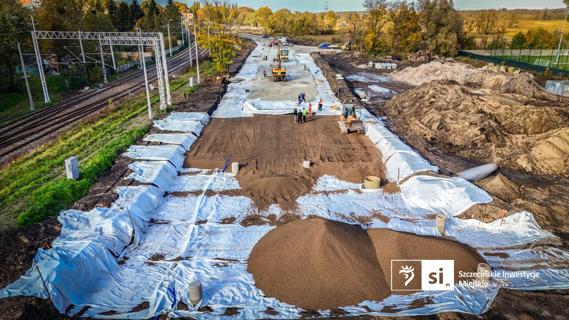 Budowa nowej drogi biegnącej obok ulicy Stołczyńskiej. Budowa nowej drogi biegnącej obok ulicy Stołczyńskiej.