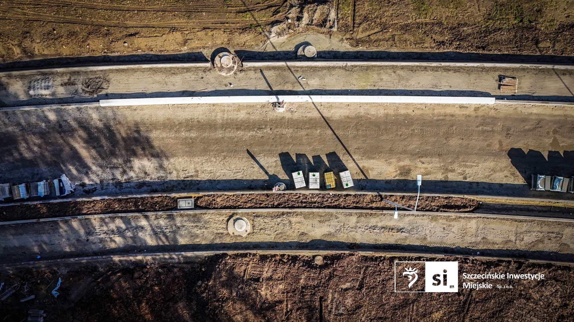 Budowa nowej drogi biegnącej obok ulicy Stołczyńskiej. Budowa nowej drogi biegnącej obok ulicy Stołczyńskiej.