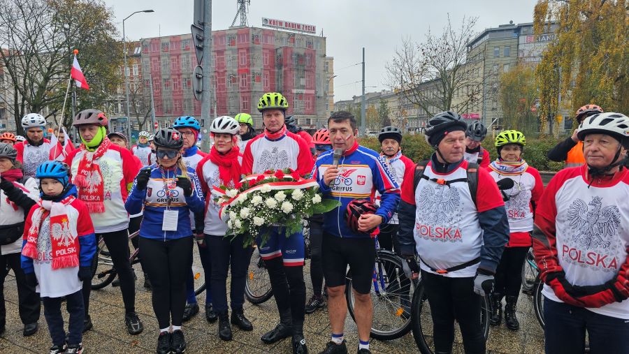 Blisko 200 rowerzystów uczciło Święto Niepodległości na Szczecińskim Niepodległościowym Rajdzie Rowerowym