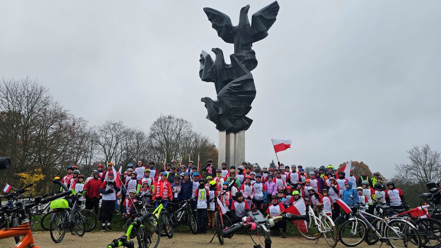 Blisko 200 rowerzystów uczciło Święto Niepodległości na Szczecińskim Niepodległościowym Rajdzie Rowerowym