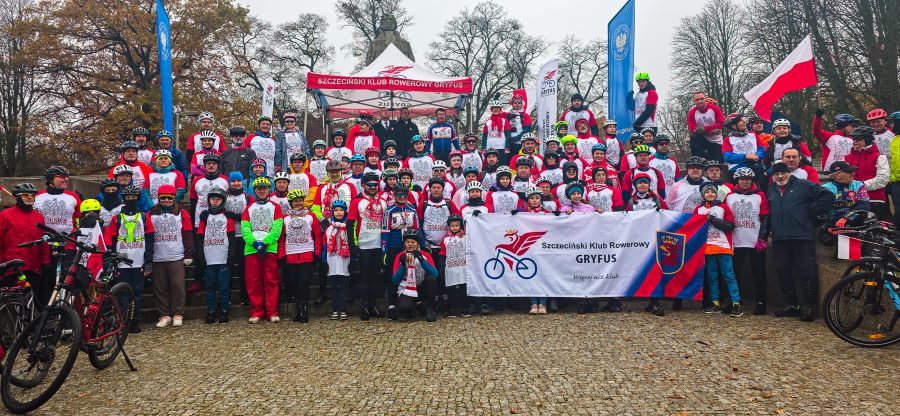 Blisko 200 rowerzystów uczciło Święto Niepodległości na Szczecińskim Niepodległościowym Rajdzie Rowerowym