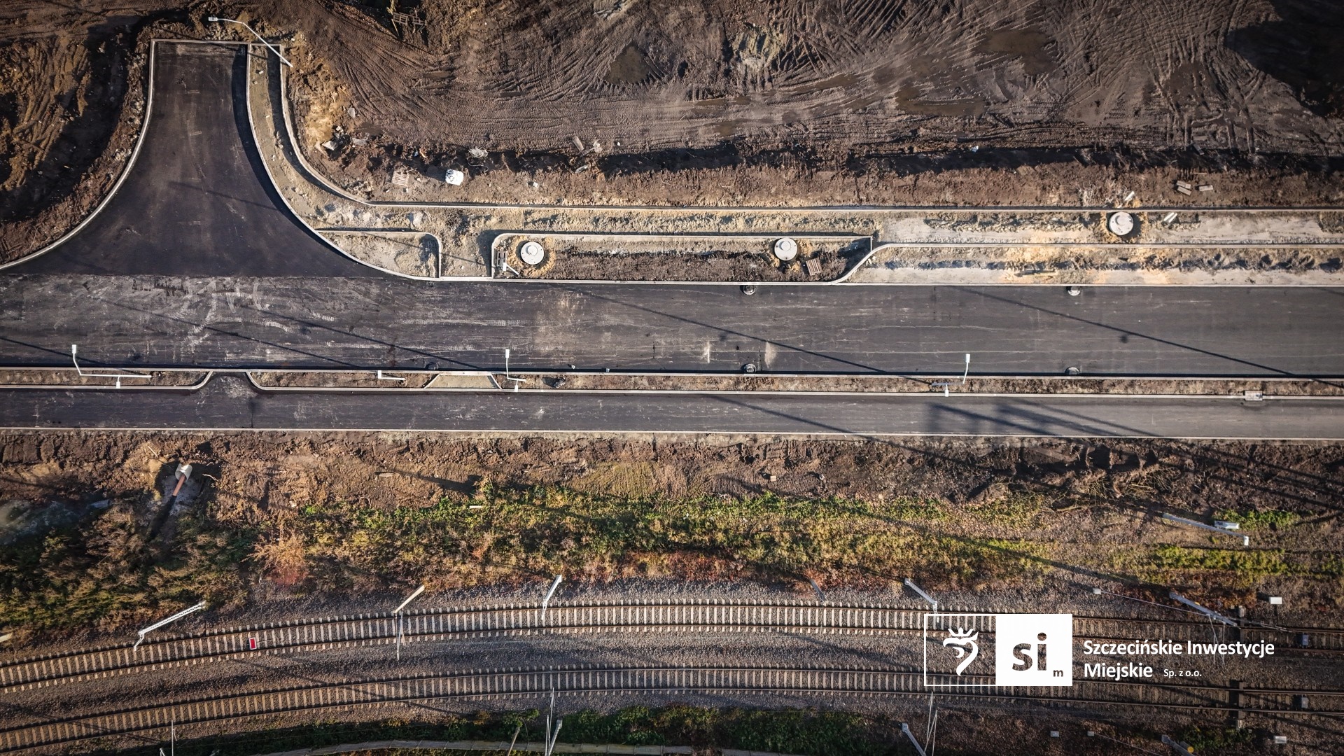 Układanie pierwszych warstw bitumicznych.