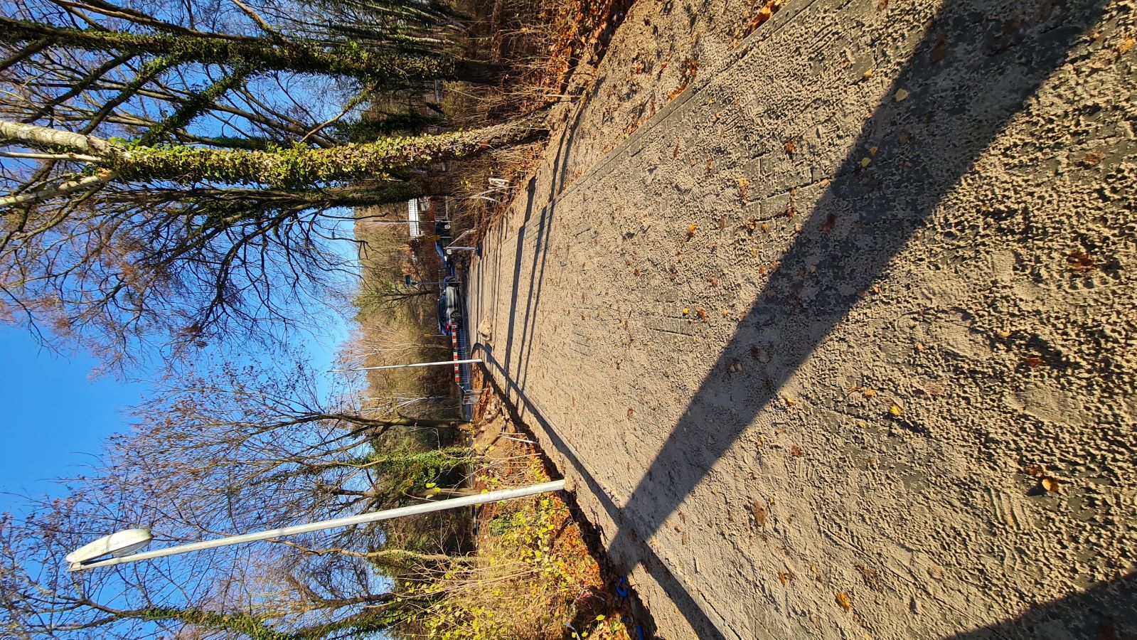 Na ul. Kalenickiej w Szczecinie trwają obecnie m.in. prace branży teletechnicznej.