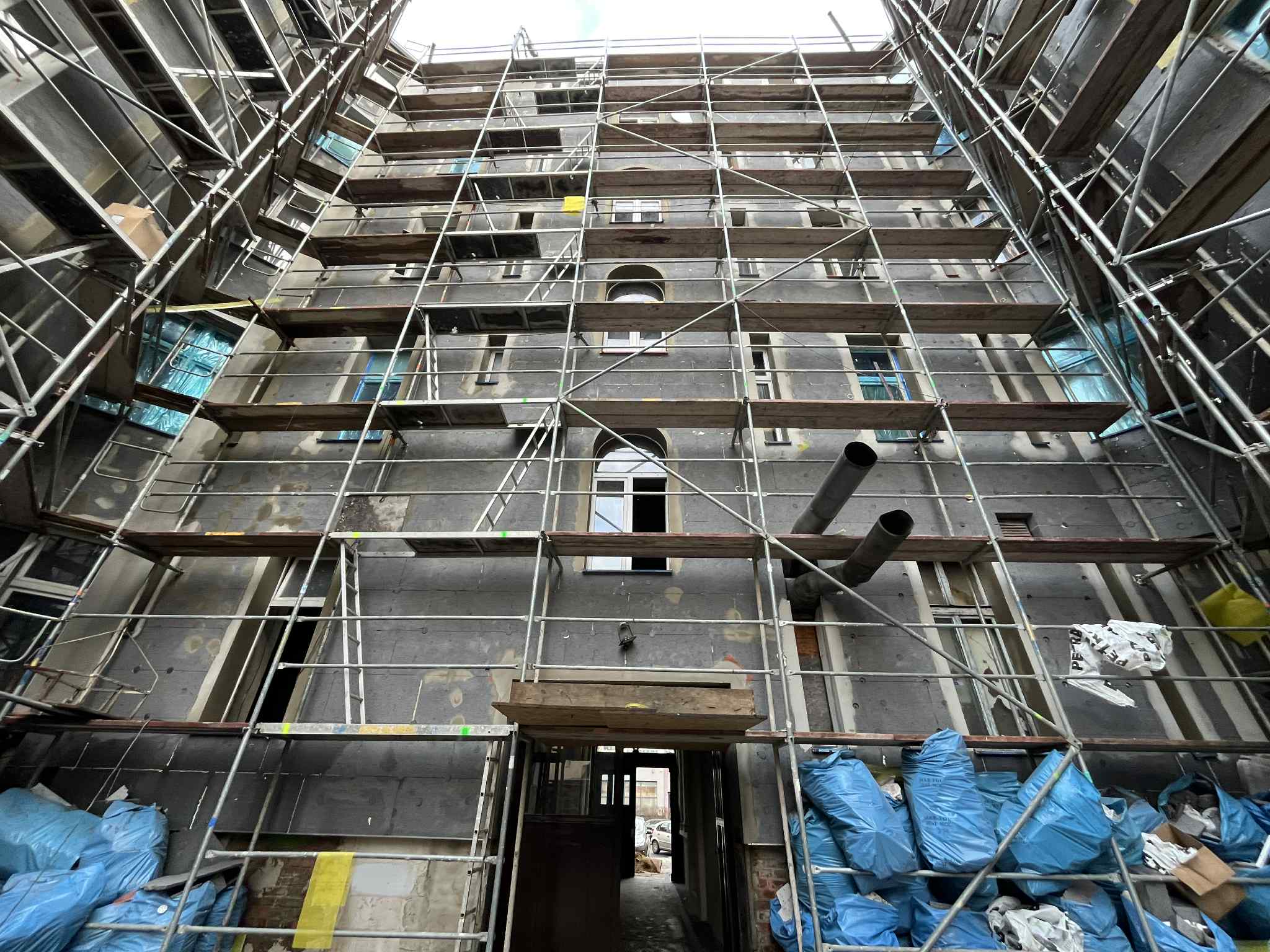 Prace konserwatorskie przejazdu bramnego przy ulicy Śląskiej 41. Prace konserwatorskie przejazdu bramnego przy ulicy Śląskiej 41.