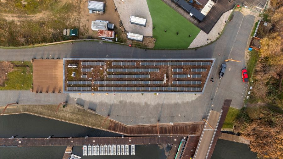 Na dachu Bosmanatu na Wyspie Grodzkiej uruchomiono nową instalację fotowoltaiczną. Na dachu Bosmanatu na Wyspie Grodzkiej uruchomiono nową instalację fotowoltaiczną.