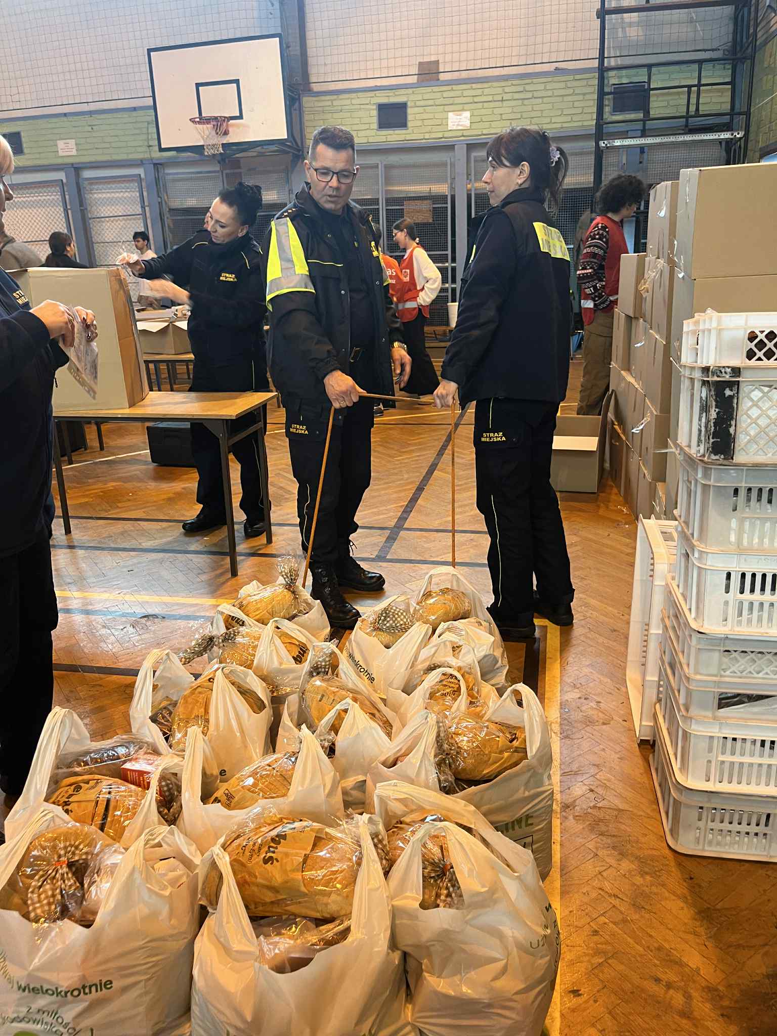 Akcję „ Pogotowie Zimowe” Straż Miejska prowadzi od listopada razem ze Schroniskiem dla Bezdomnych Stowarzyszenia Feniks, Centrum Usług Społecznych i Policją.