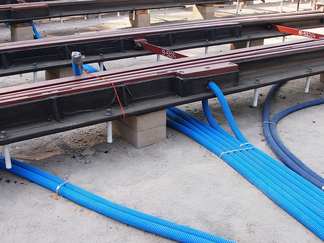 6. Kanały kablowe do zasilania elektrycznego rozjazdów (ogrzewanie, sterowanie).png