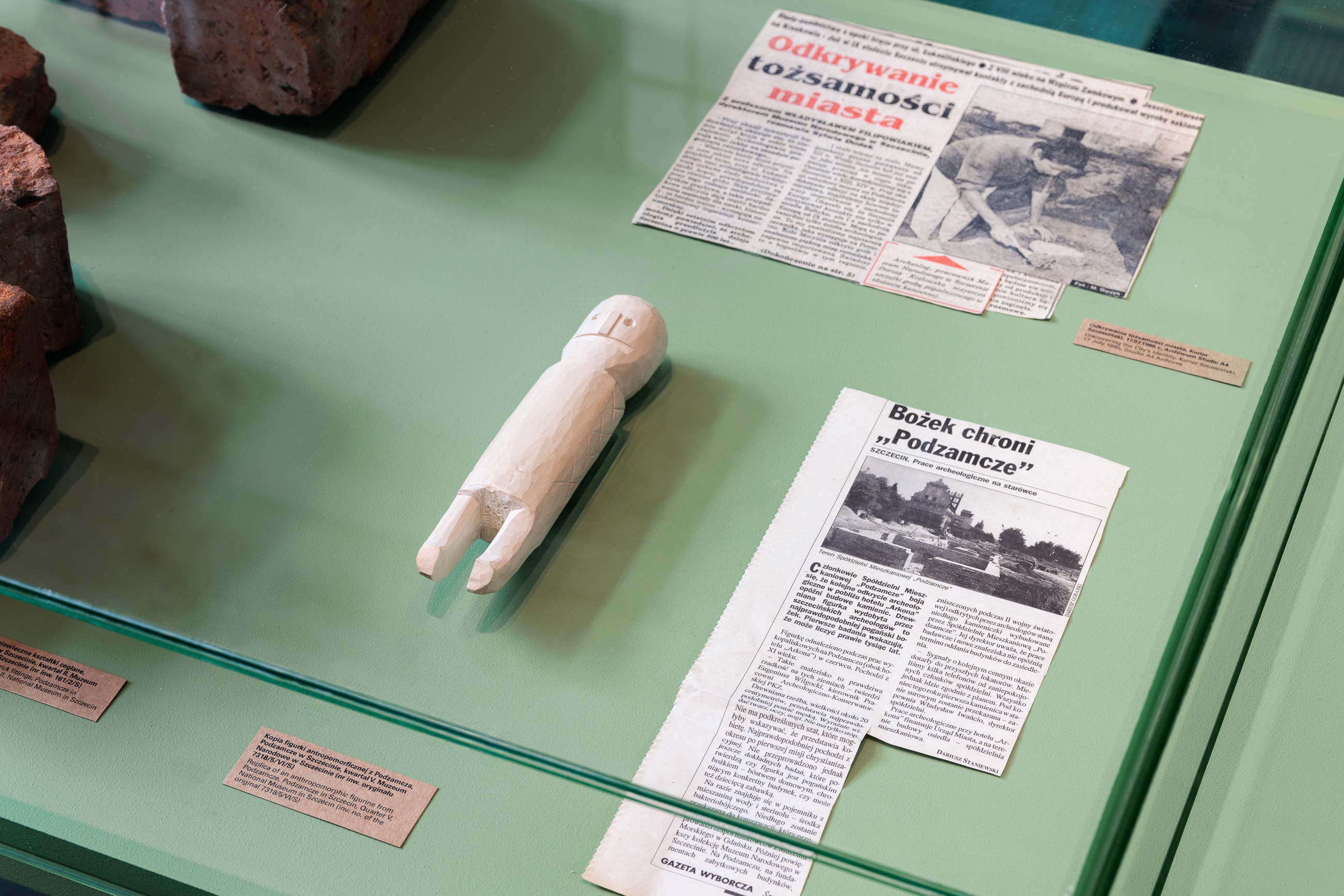 Wystawa "Retrowersje. Nowe, całkiem stare szczecińskie Podzamcze" w TRAFO