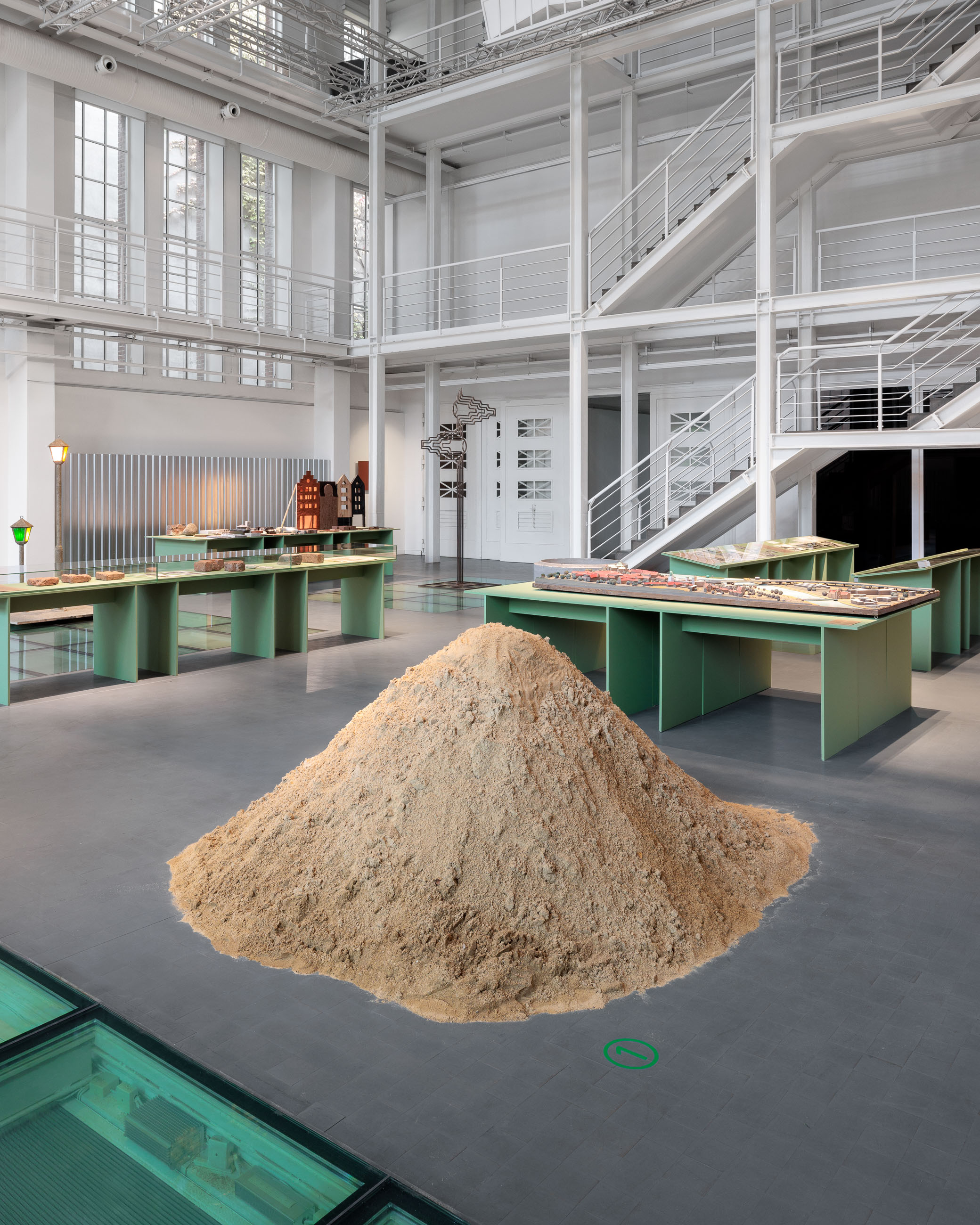 Wystawa "Retrowersje. Nowe, całkiem stare szczecińskie Podzamcze" w TRAFO