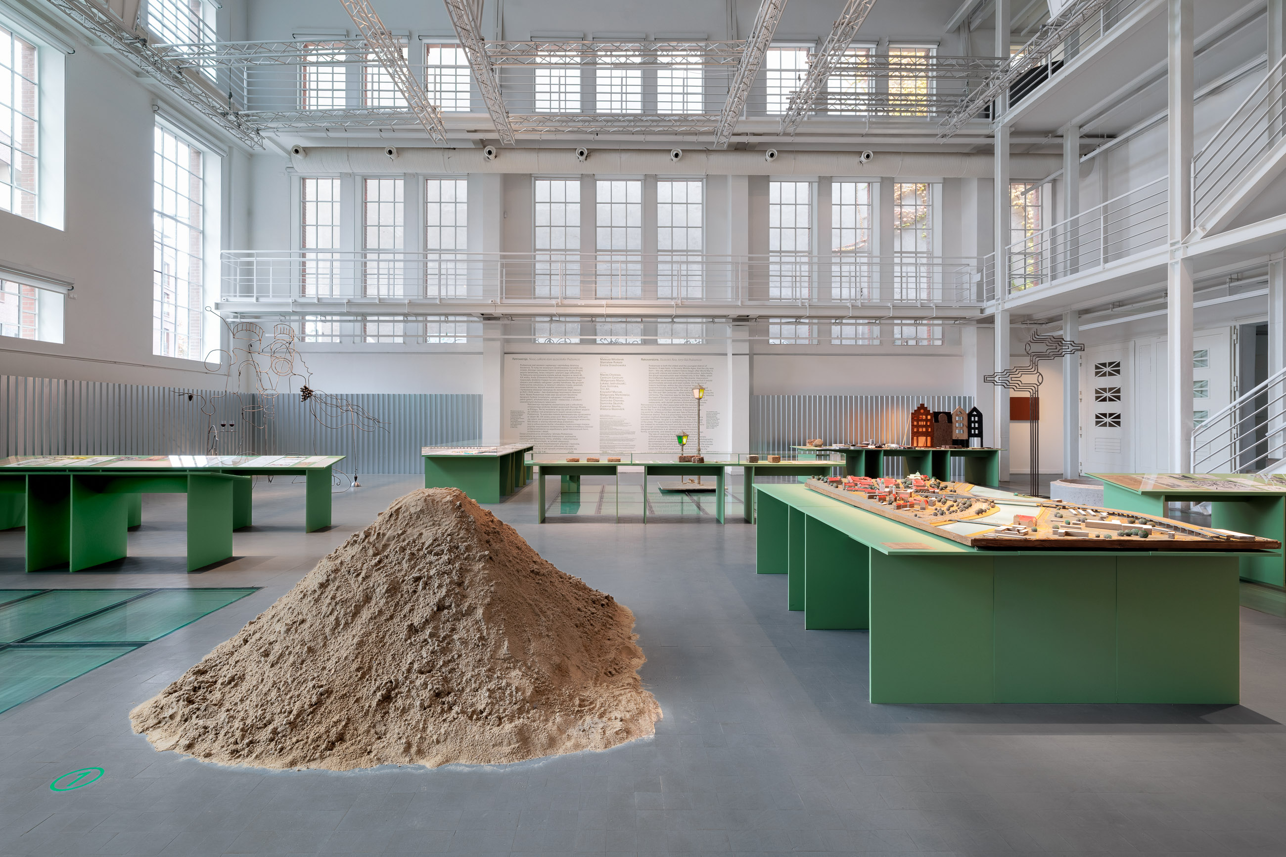 Wystawa "Retrowersje. Nowe, całkiem stare szczecińskie Podzamcze" w TRAFO