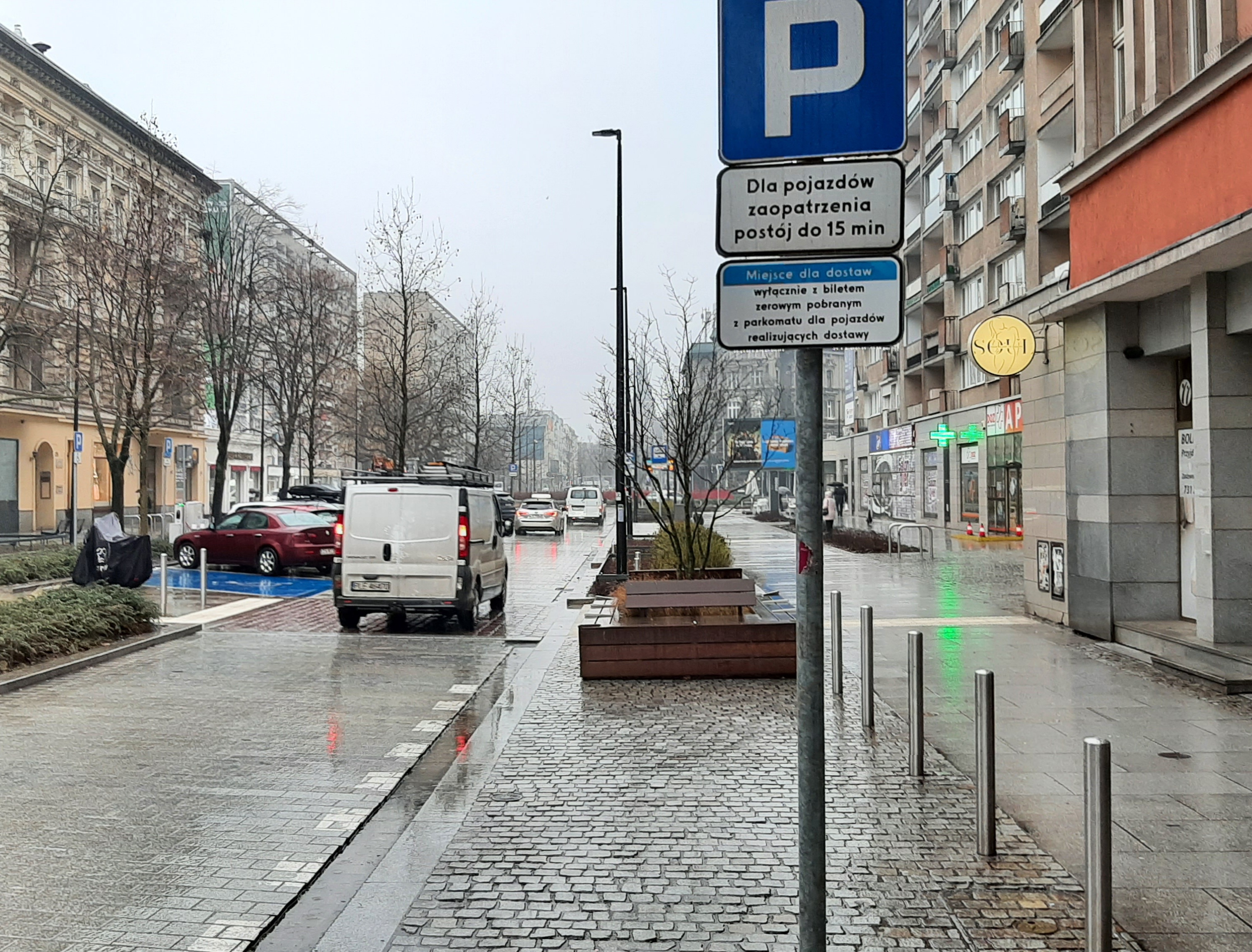 Tabliczki tej treści kilka dni temu pojawiły się w SPP i w Śródmiejskiej Strefie Płatnego Parkowania.