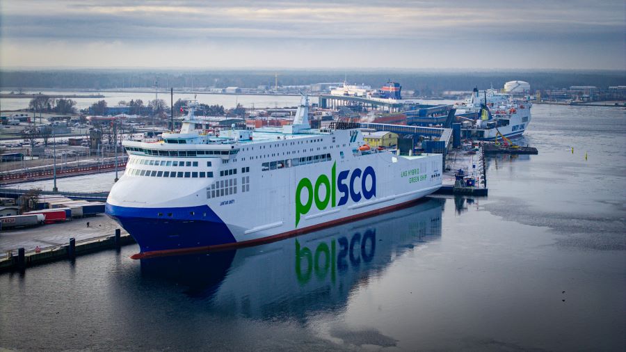 Prom Jantar już płynie do Szczecina