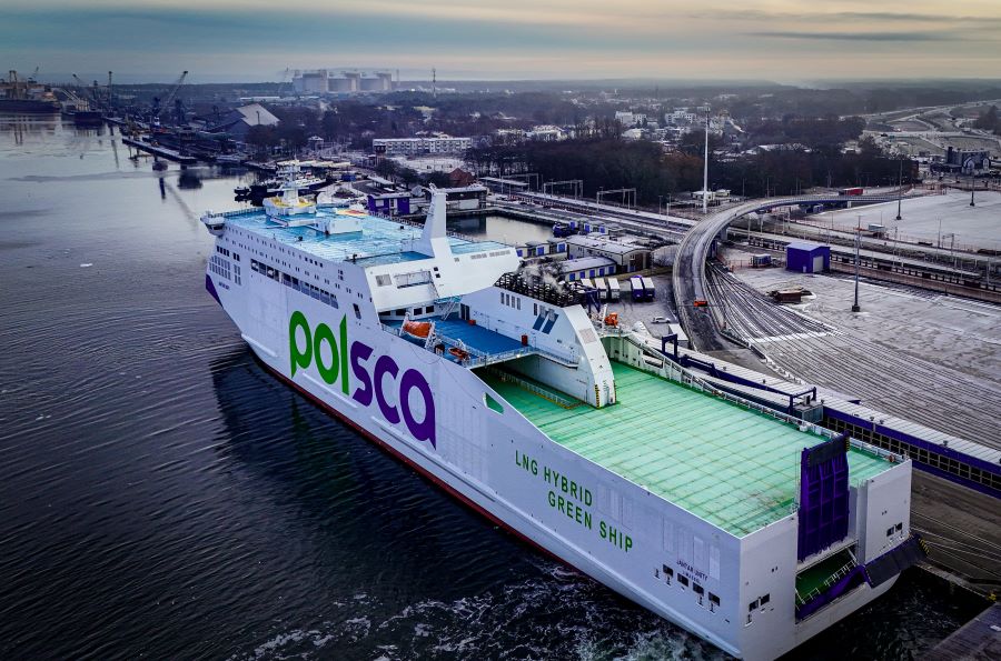 Prom Jantar już płynie do Szczecina