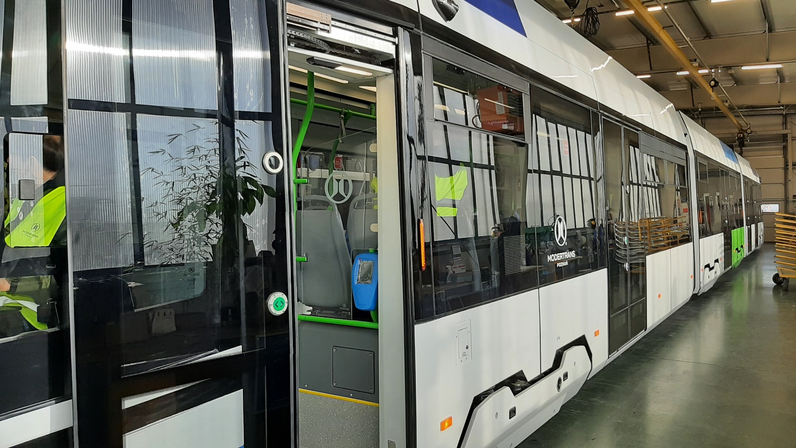 Dwukierunkowy tramwaj niskopodłogowy  Moderus Gamma