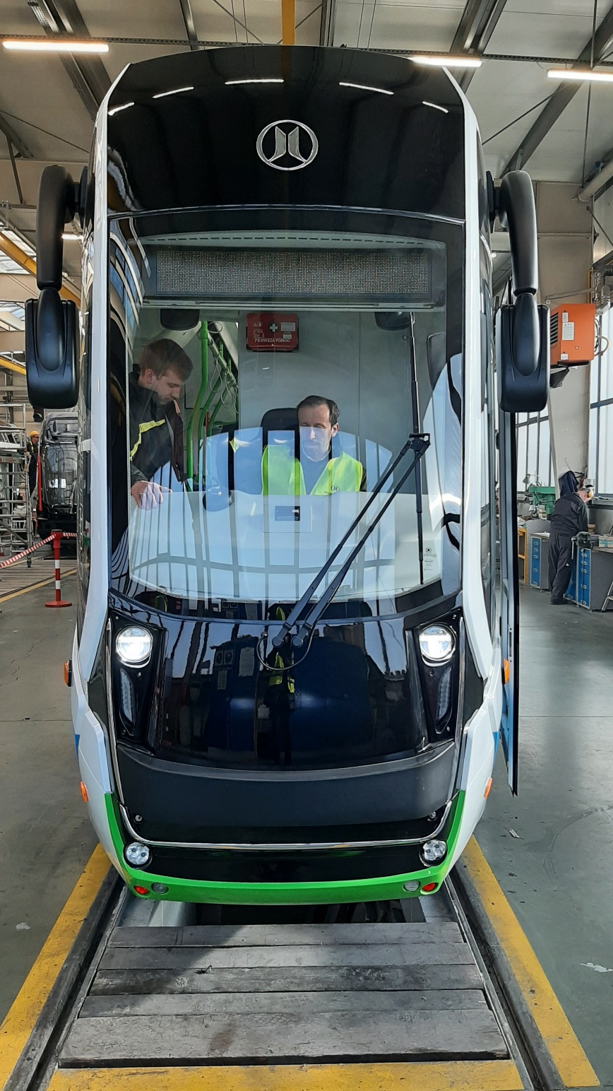 Dwukierunkowy tramwaj niskopodłogowy  Moderus Gamma