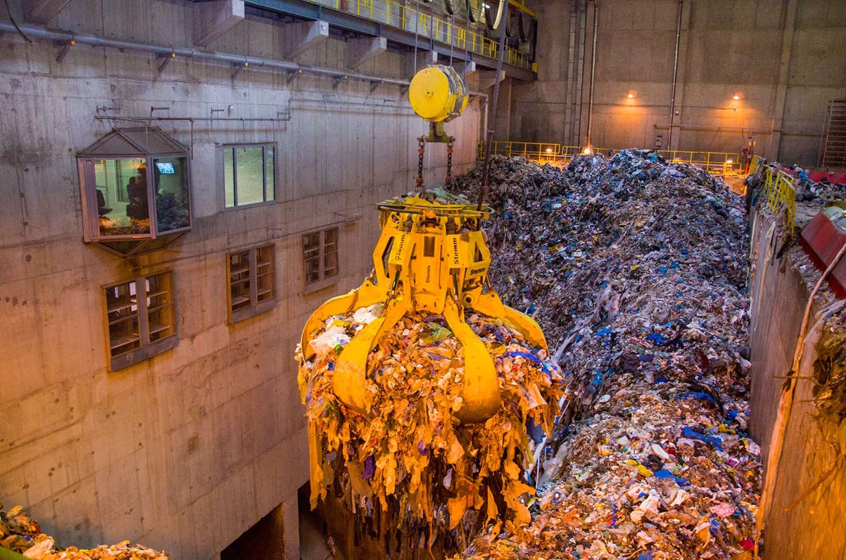 Zakład Unieszkodliwiania Odpadów Sp. z o.o., czyli EcoGenerator, znajduje się na Ostrowie Grabowskim w Szczecinie. Zakład Unieszkodliwiania Odpadów Sp. z o.o., czyli EcoGenerator, znajduje się na Ostrowie Grabowskim w Szczecinie.