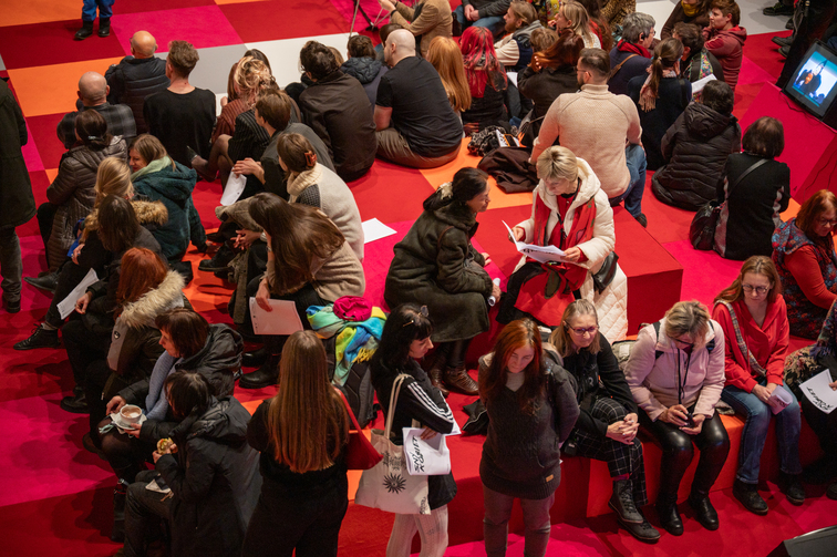 Tłumy na otwarciu wystawy "Sny Kobiet / Frauenträume" w TRAFO Tłumy na otwarciu wystawy "Sny Kobiet / Frauenträume" w TRAFO