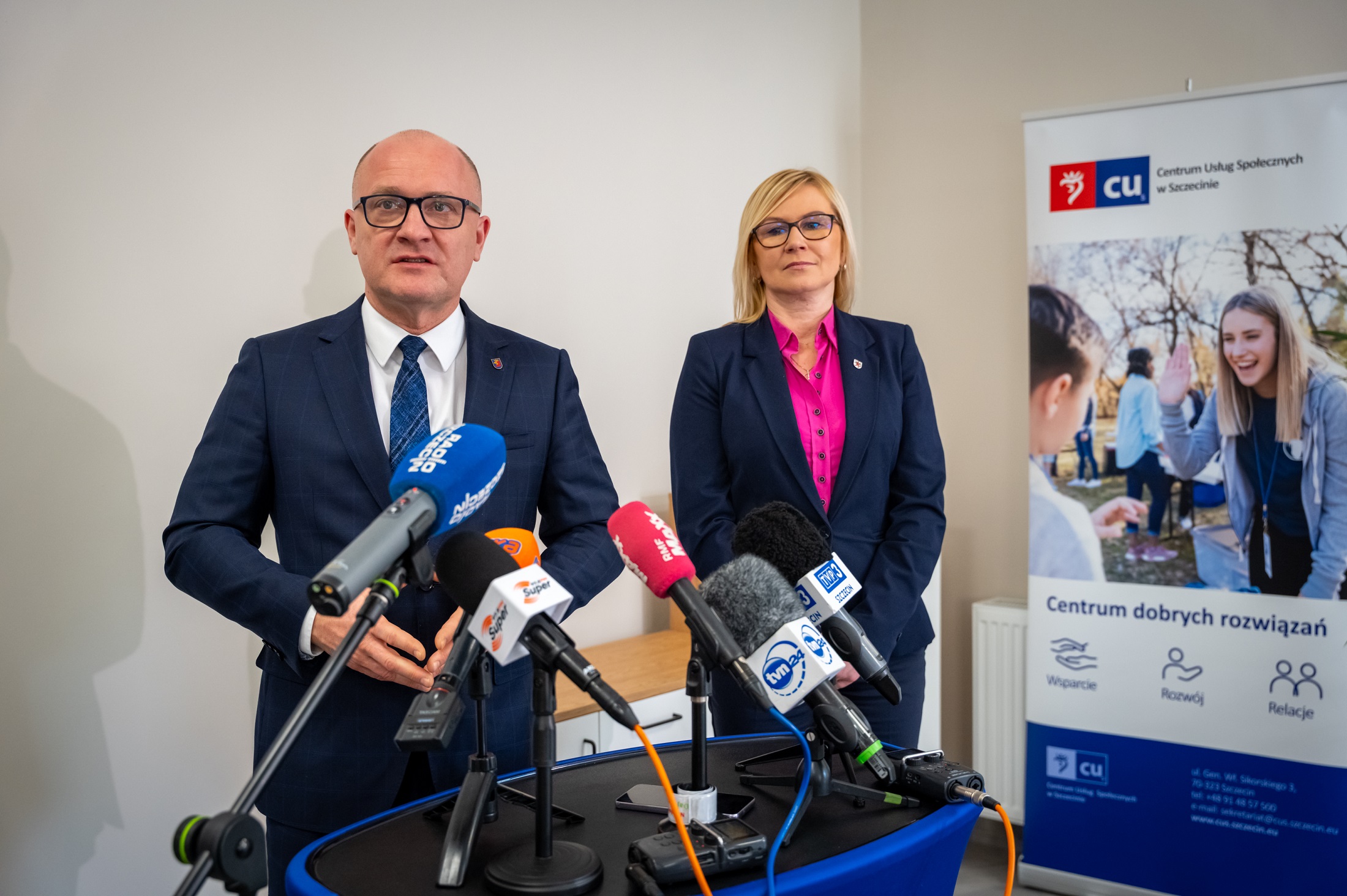 – Centrum Usług Społecznych rozszerza swoją ofertę, co pokazuje, jak samorząd wychodzi naprzeciw potrzebom mieszkańców – powiedział Piotr Krzystek, prezydent Szczecina. – Centrum Usług Społecznych rozszerza swoją ofertę, co pokazuje, jak samorząd wychodzi naprzeciw potrzebom mieszkańców – powiedział Piotr Krzystek, prezydent Szczecina.