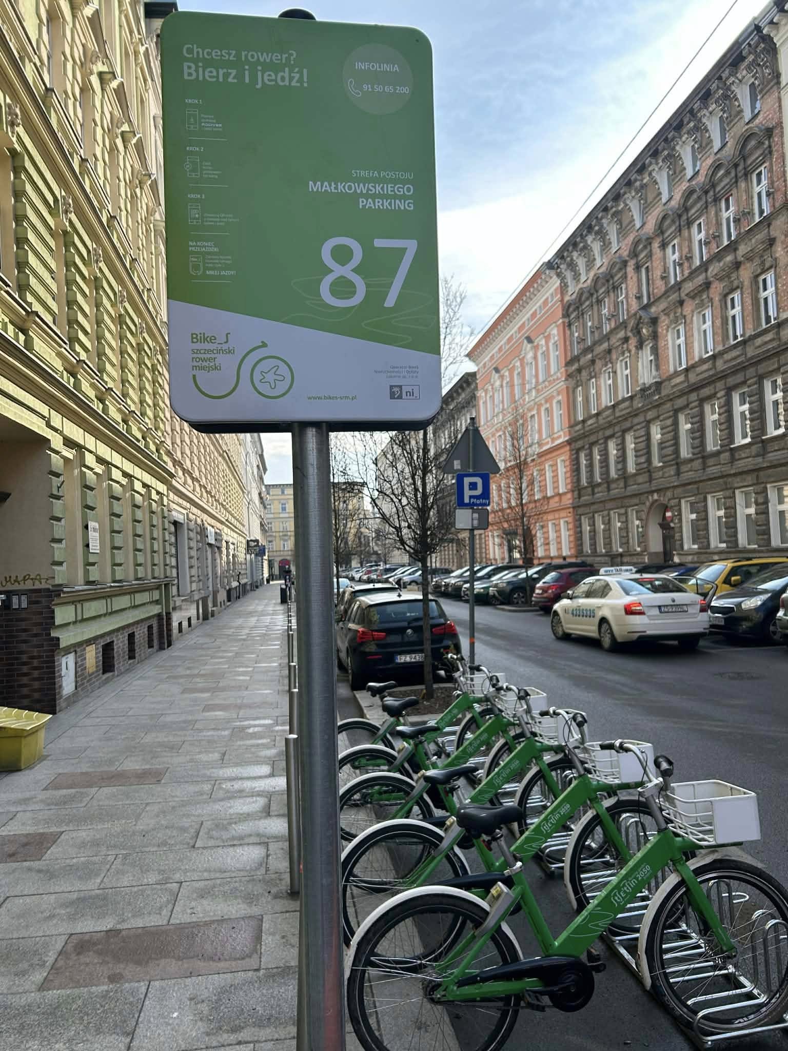 Stacja BikeS przy Parkingowcu na Małkowskiego