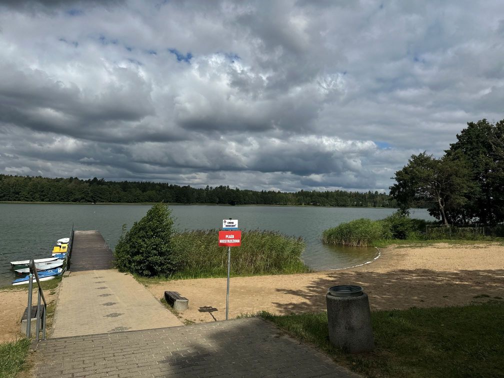 Ośrodek wypoczynkowy nad jeziorem Krzemień. Ośrodek wypoczynkowy nad jeziorem Krzemień.