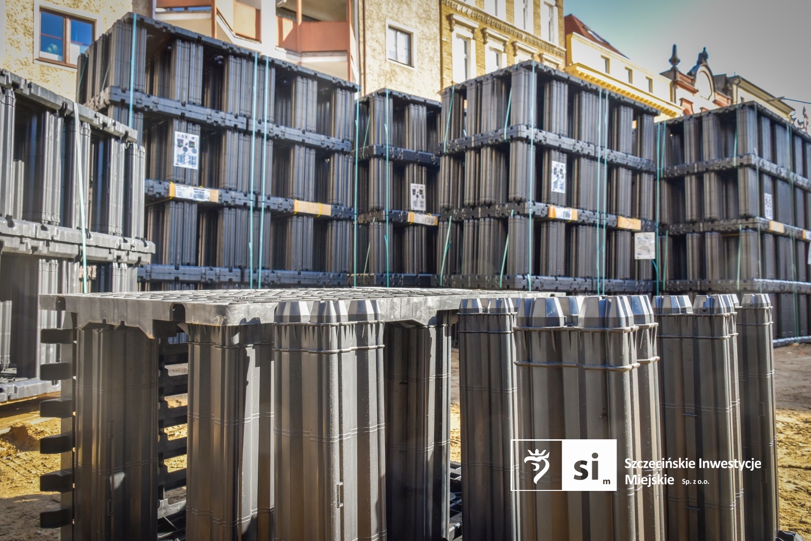 Wiosna na placu Orła Białego. Rozpoczynamy prace przy nasadzeniach zieleni