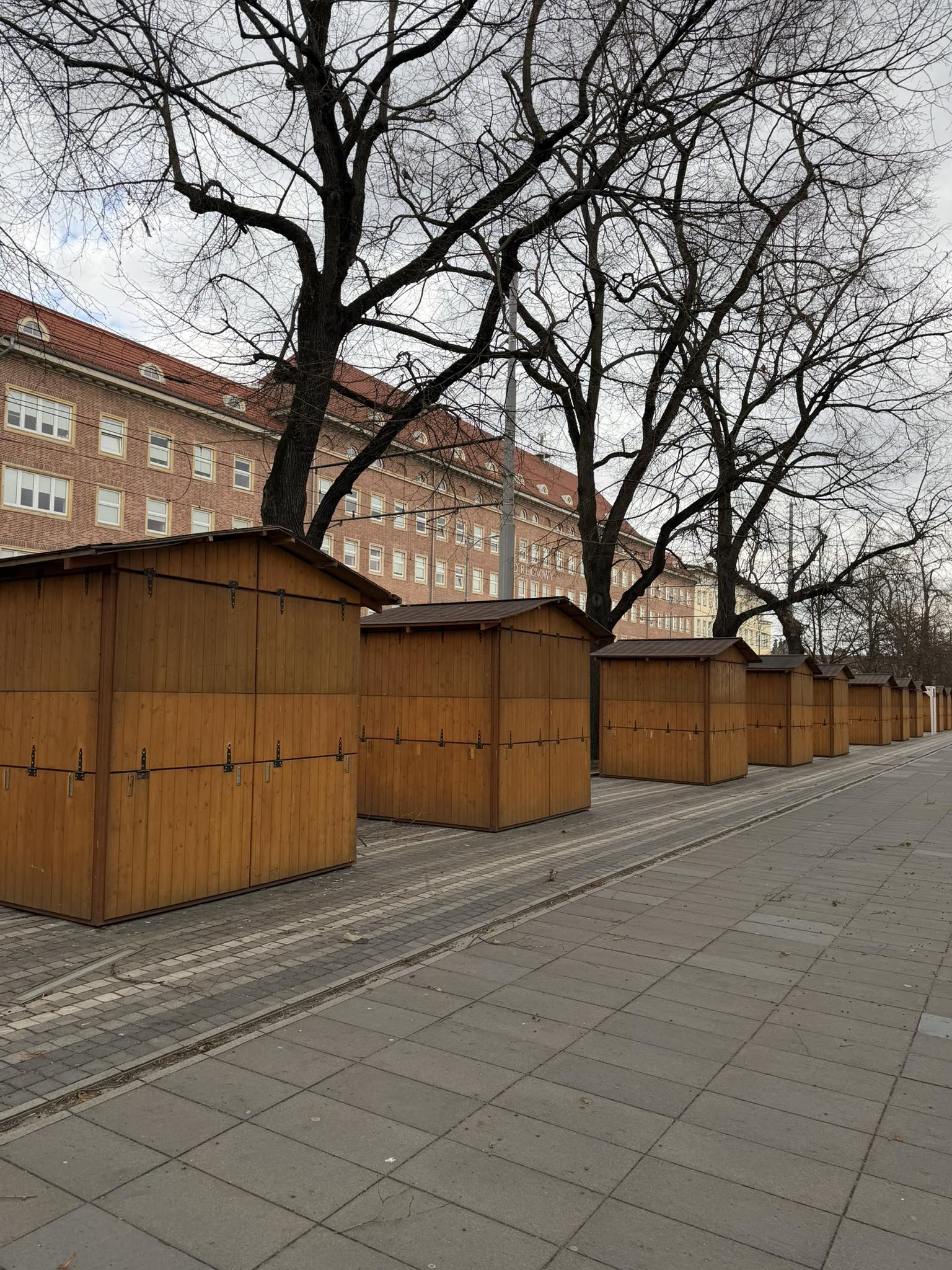 Trwają przygotowania do Jarmarku Wielkanocnego. Trwają przygotowania do Jarmarku Wielkanocnego.